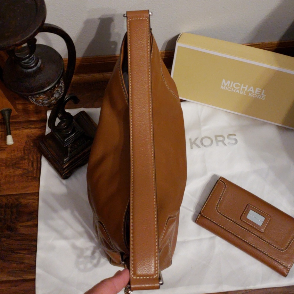 Authentic Michael Kors purse only - Picture 4 of 8